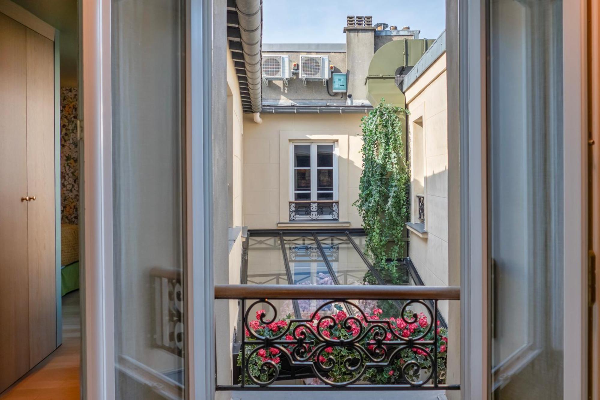 Maison La Boheme Montmartre - Studios & Apartments París Exterior foto